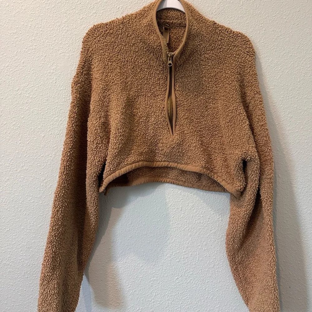 SKIMS Cozy Knit Set - Cropped Pullover & Drawstring Legging - Picture 6 of 9
